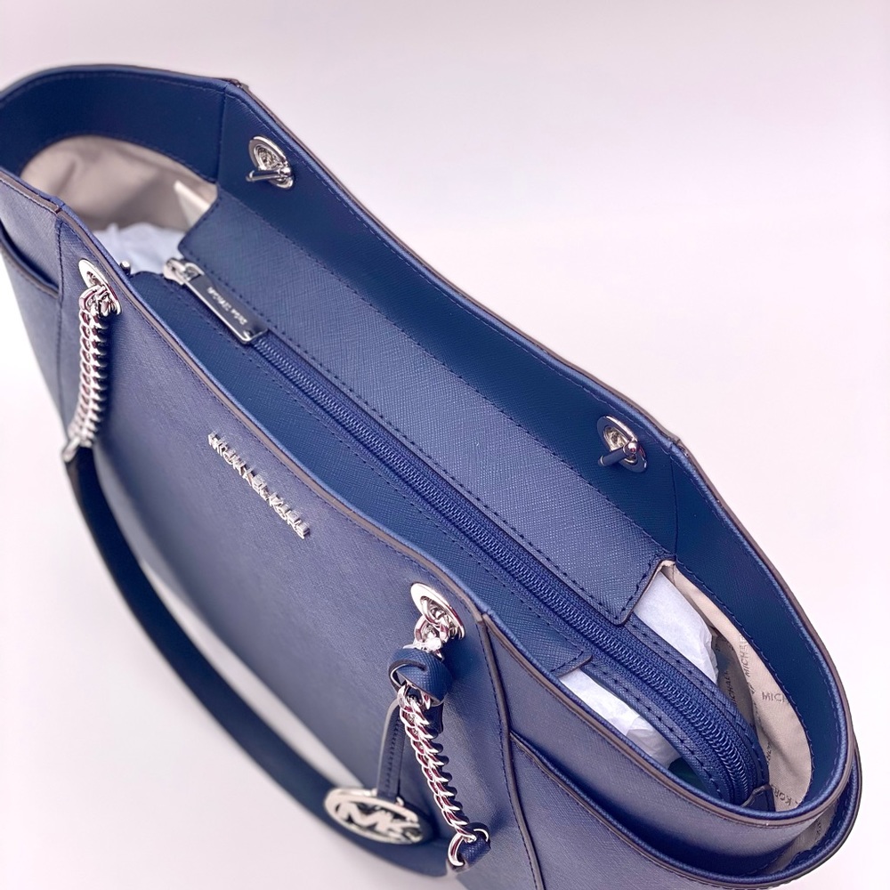 Michael Kors Chain Tote Navy - Picture 5 of 10